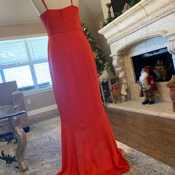 Dresss - Picture 4 of 4